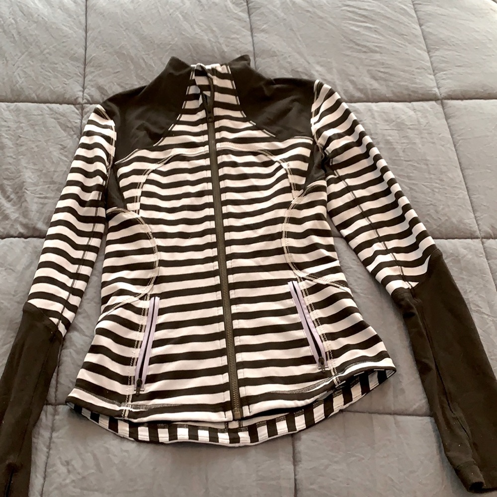 Lulu lemon fitted zip up size 4